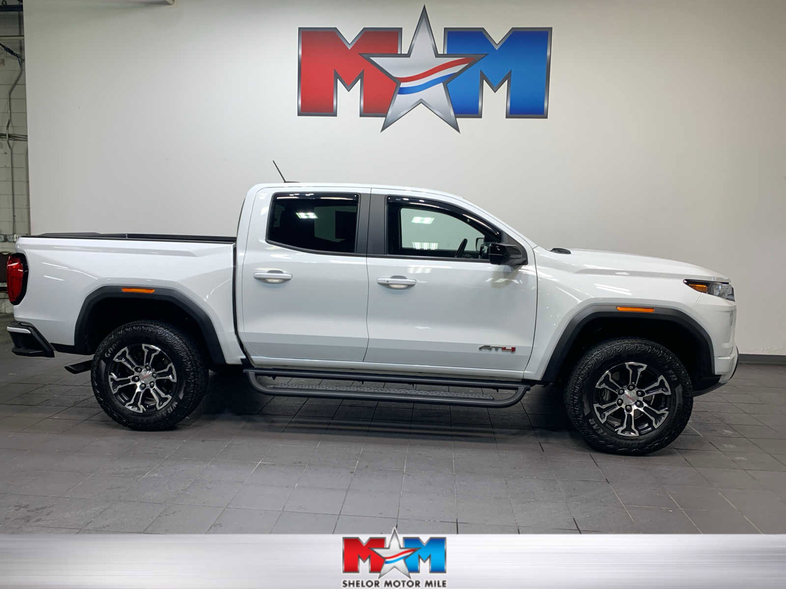 Used 2023 GMC Canyon AT4 w/ AT4 Premium Package image 1