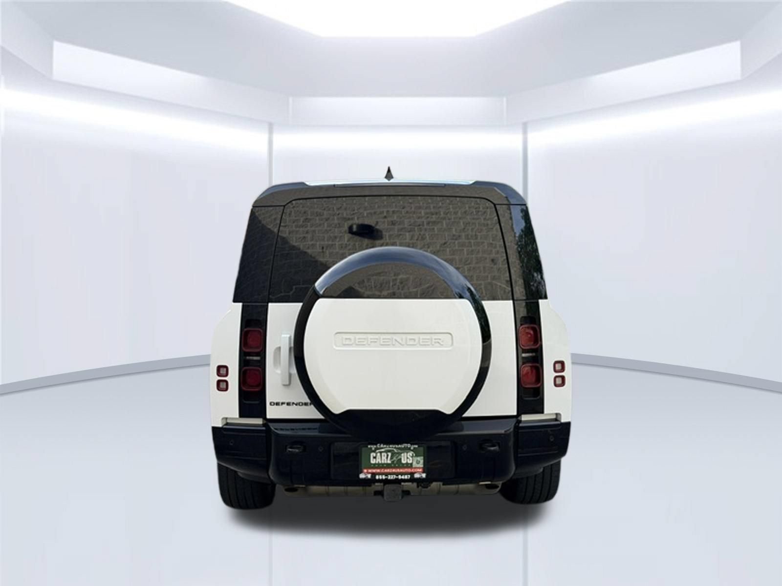 Used 2024 Land Rover Defender 130 X-Dynamic SE AWD/4WD image 6