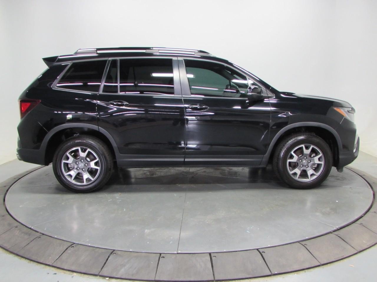 Used 2023 Honda Passport TrailSport image 8