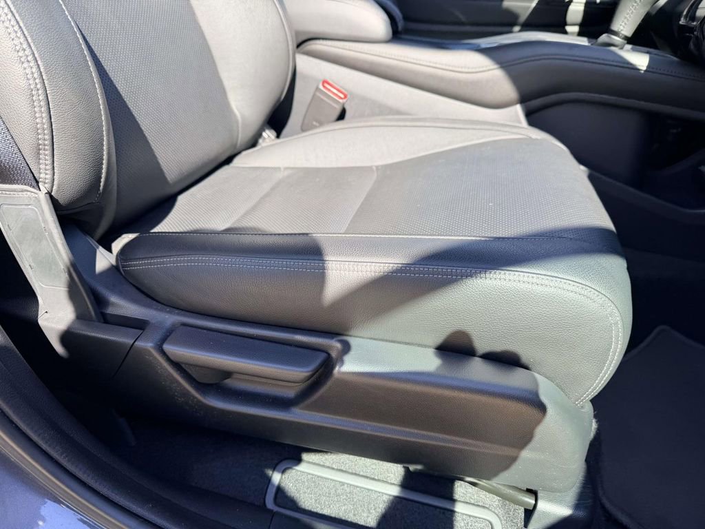 Used 2021 Honda HR-V EX-L image 12