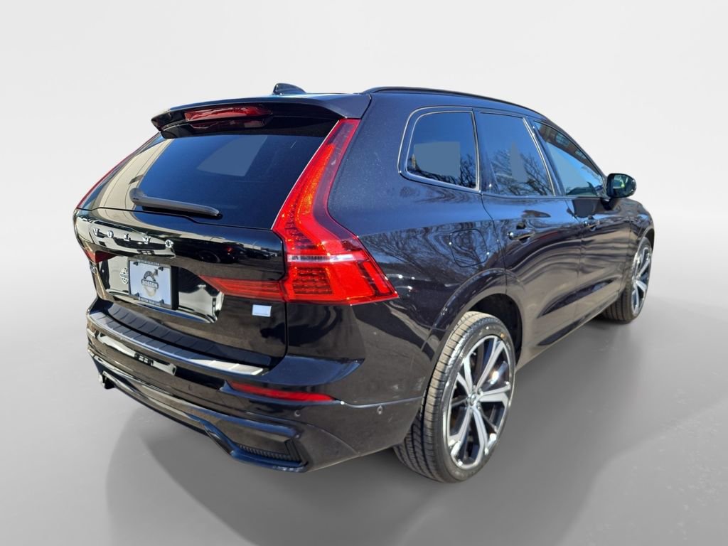 Certified 2023 Volvo XC60 T8 Ultimate w/ Protection Package Premier image 3