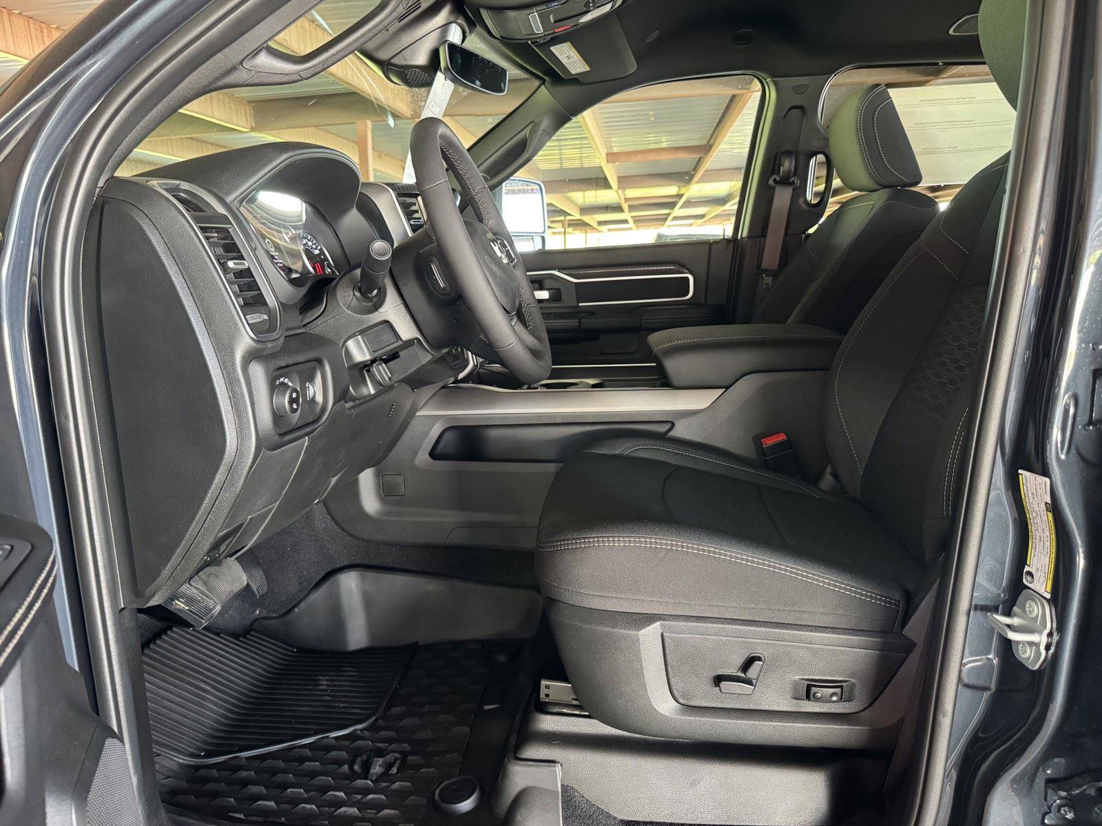New 2026 RAM 3500 Lone Star AWD/4WD image 27