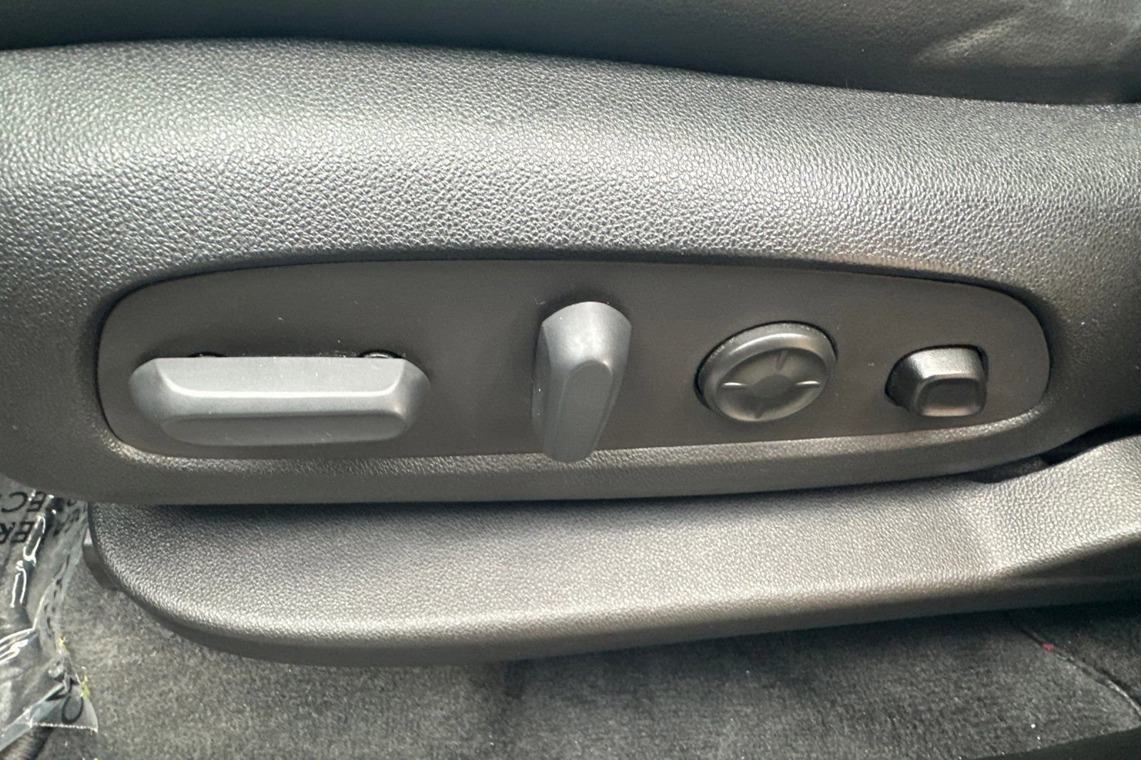 Certified 2023 Buick Enclave Avenir image 12