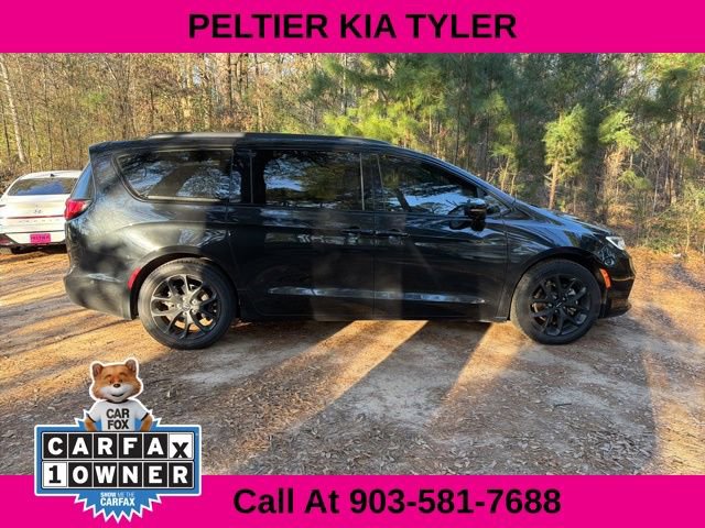 Used 2023 Chrysler Pacifica Limited w/ S Appearance Package image 15