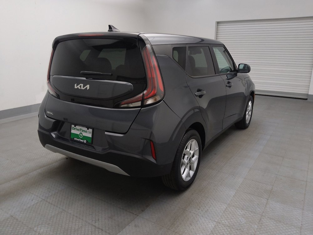 Used 2025 Kia Soul LX image 9