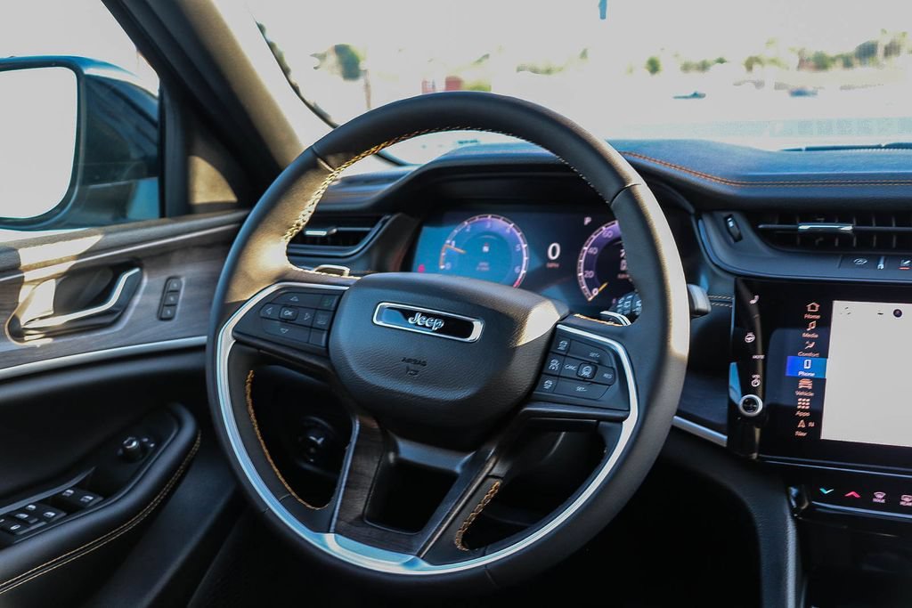 New 2026 Jeep Grand Cherokee L Limited AWD/4WD image 17