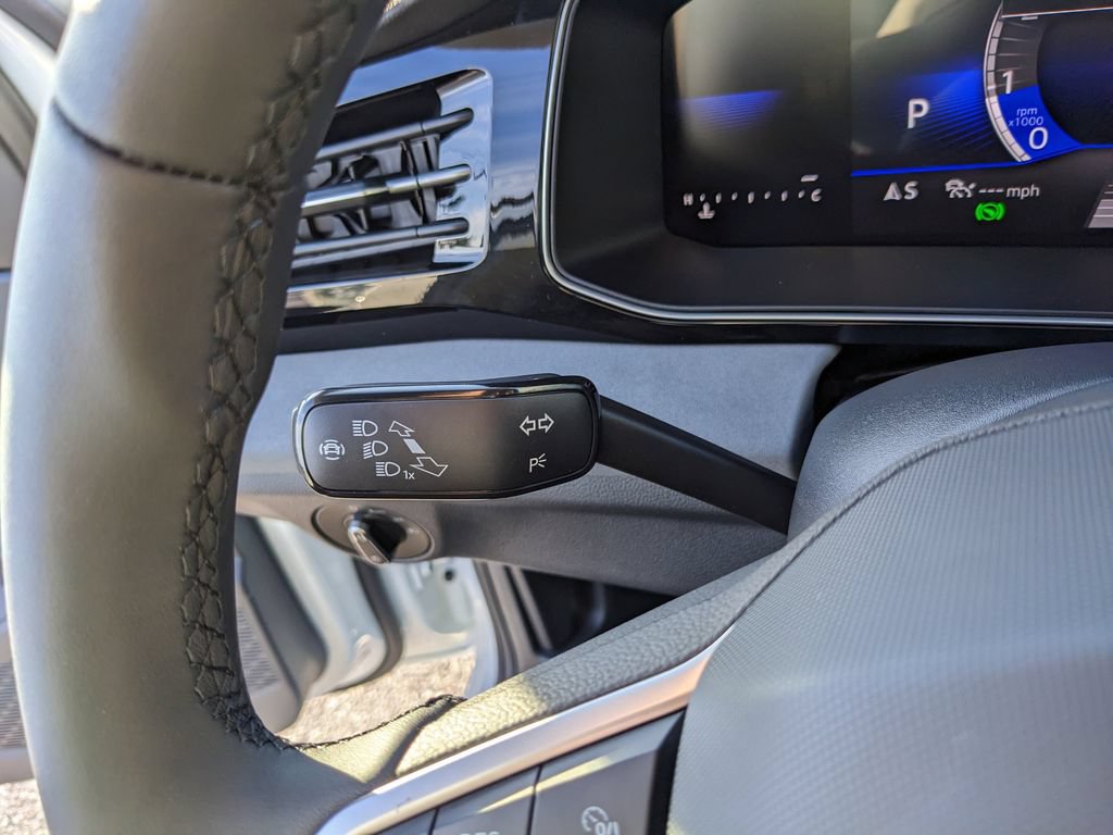 New 2026 Volkswagen Jetta SE FWD image 30
