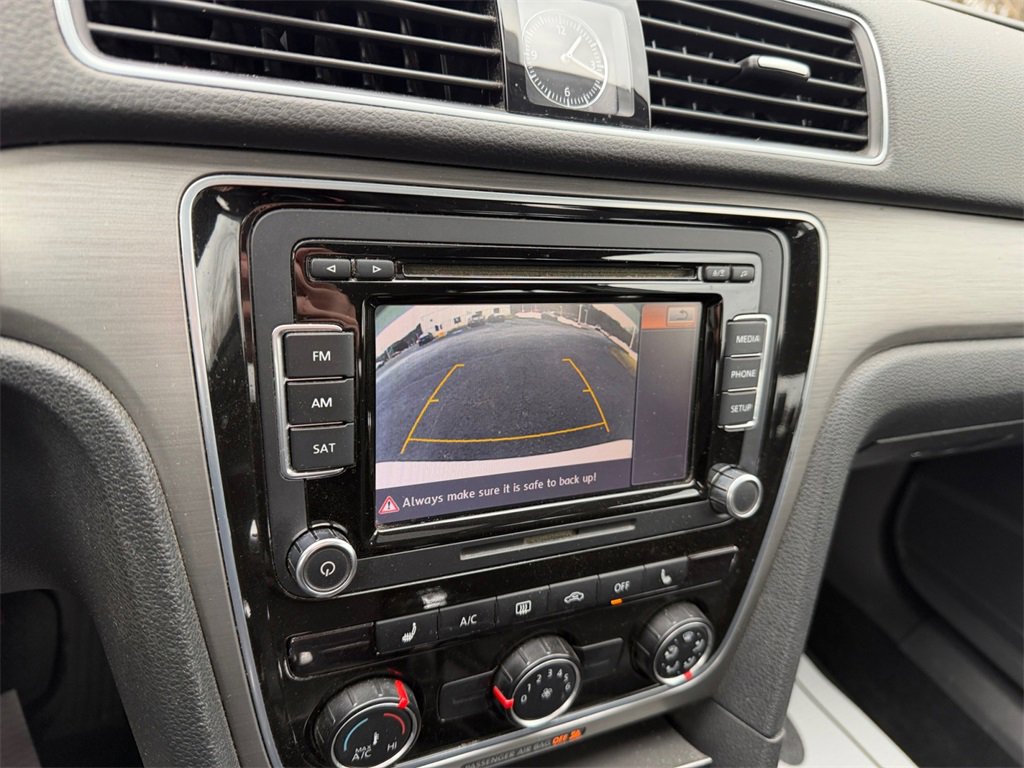 Used 2014 Volkswagen Passat TDI SE image 18