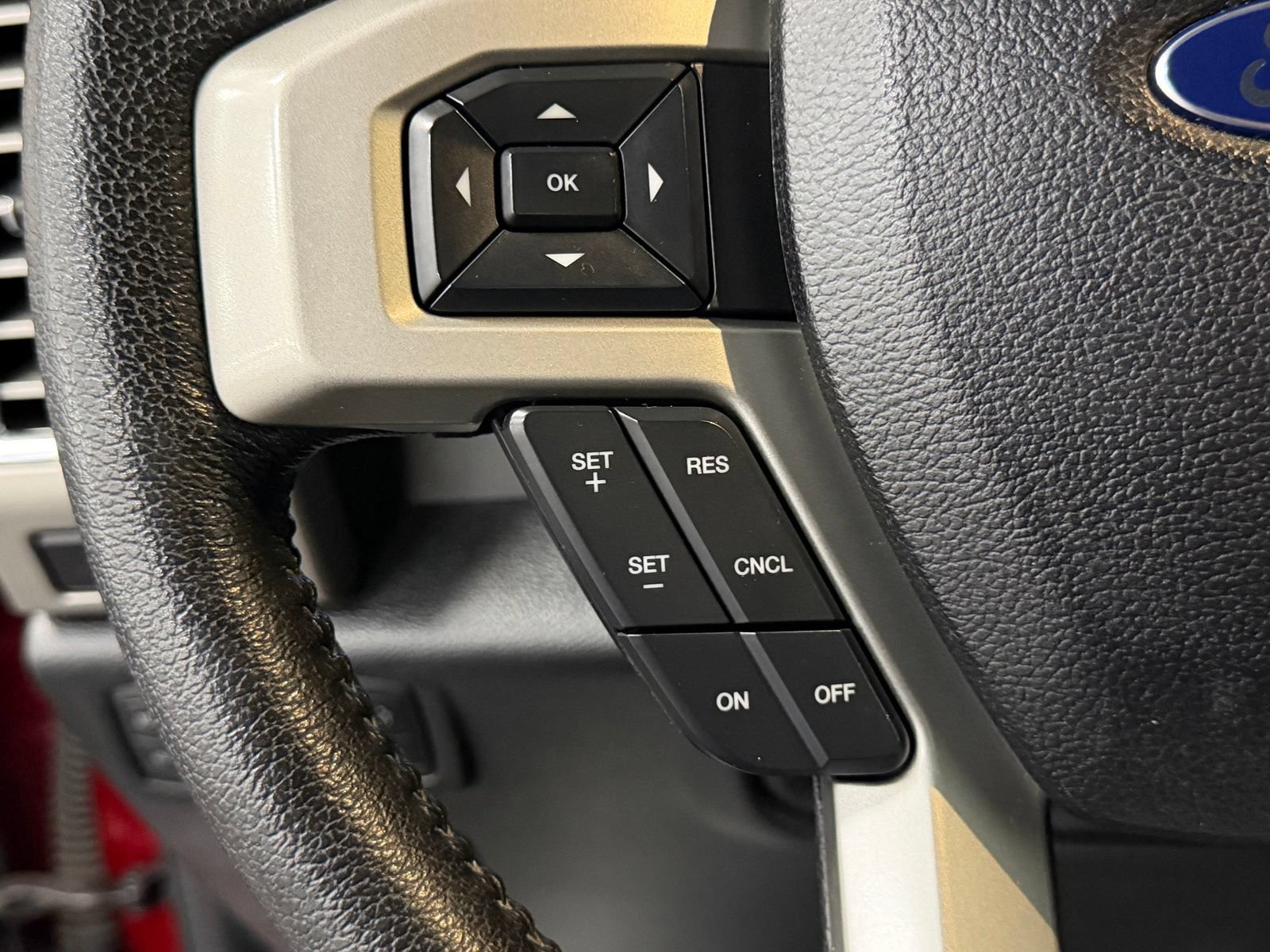Used 2015 Ford F150 Lariat RWD image 26