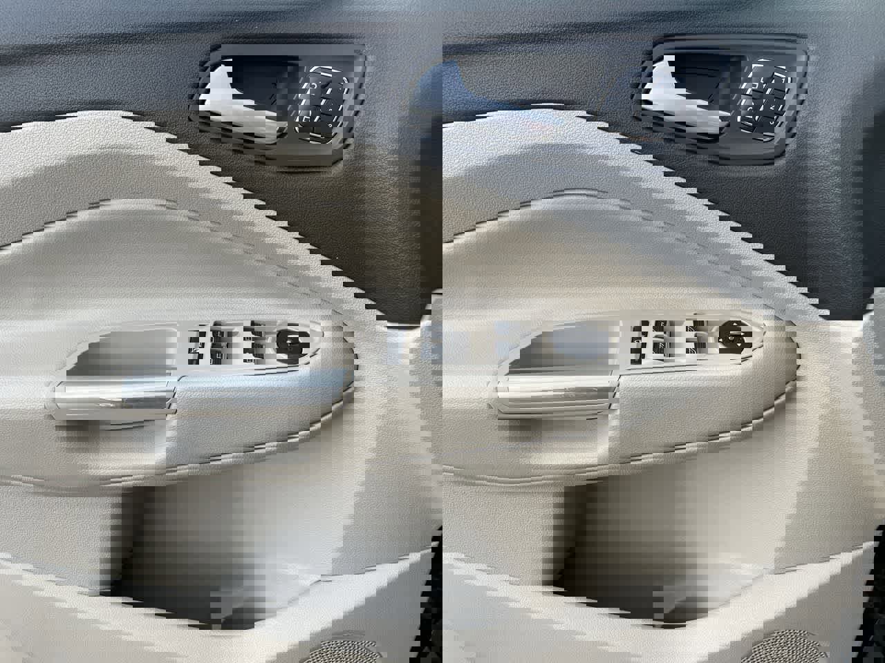 Used 2013 Ford Escape SEL image 33