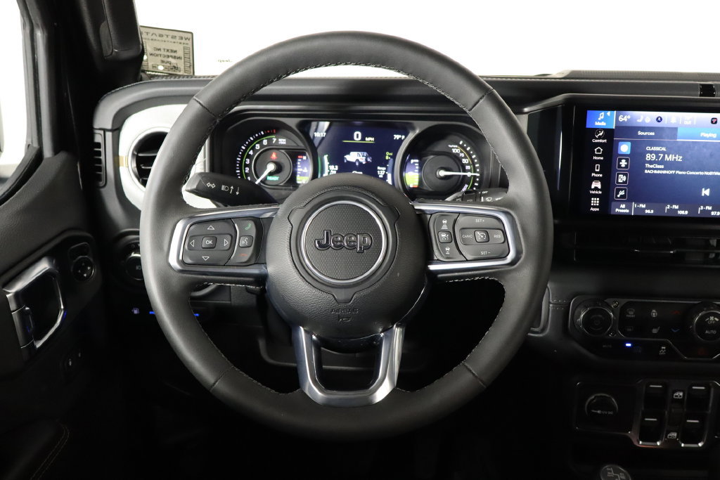Used 2025 Jeep Wrangler Unlimited Sahara AWD/4WD image 7