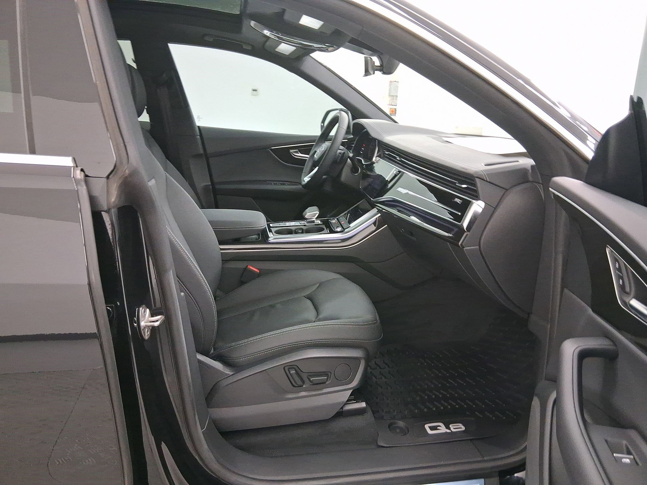 New 2025 Audi Q8 Premium image 31