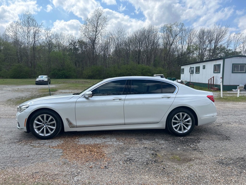 Used 2016 BMW 740i image 5
