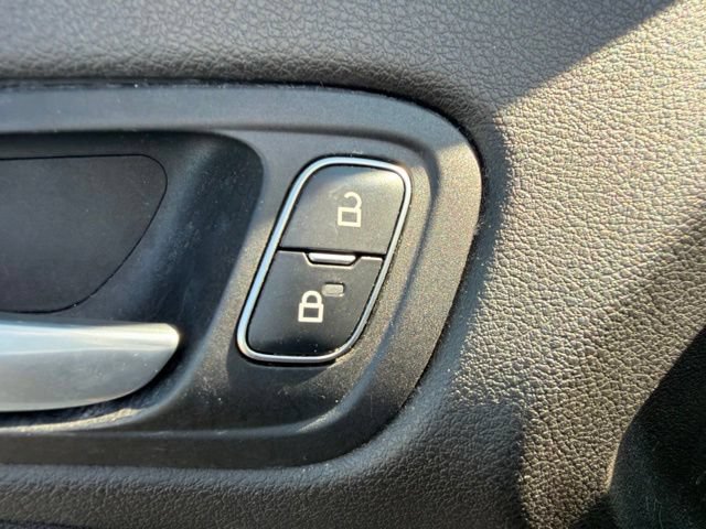 Used 2016 Ford Focus SE FWD image 18