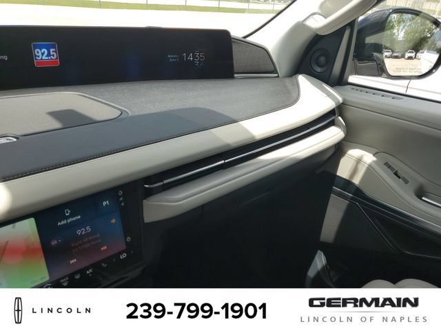 New 2026 Lincoln Navigator L Premier AWD/4WD image 33