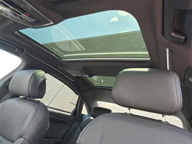 New 2025 Audi A8 L 3.0T image 2