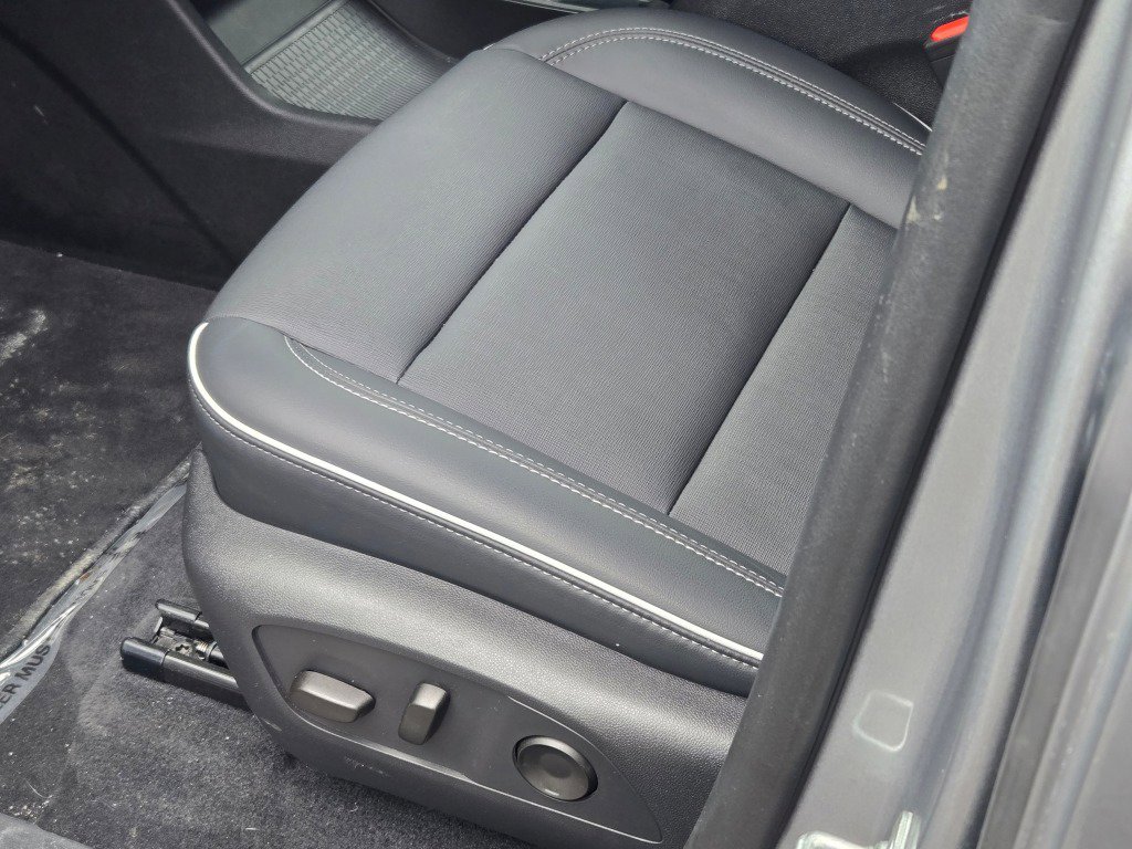 Certified 2025 Buick Enclave Preferred image 25