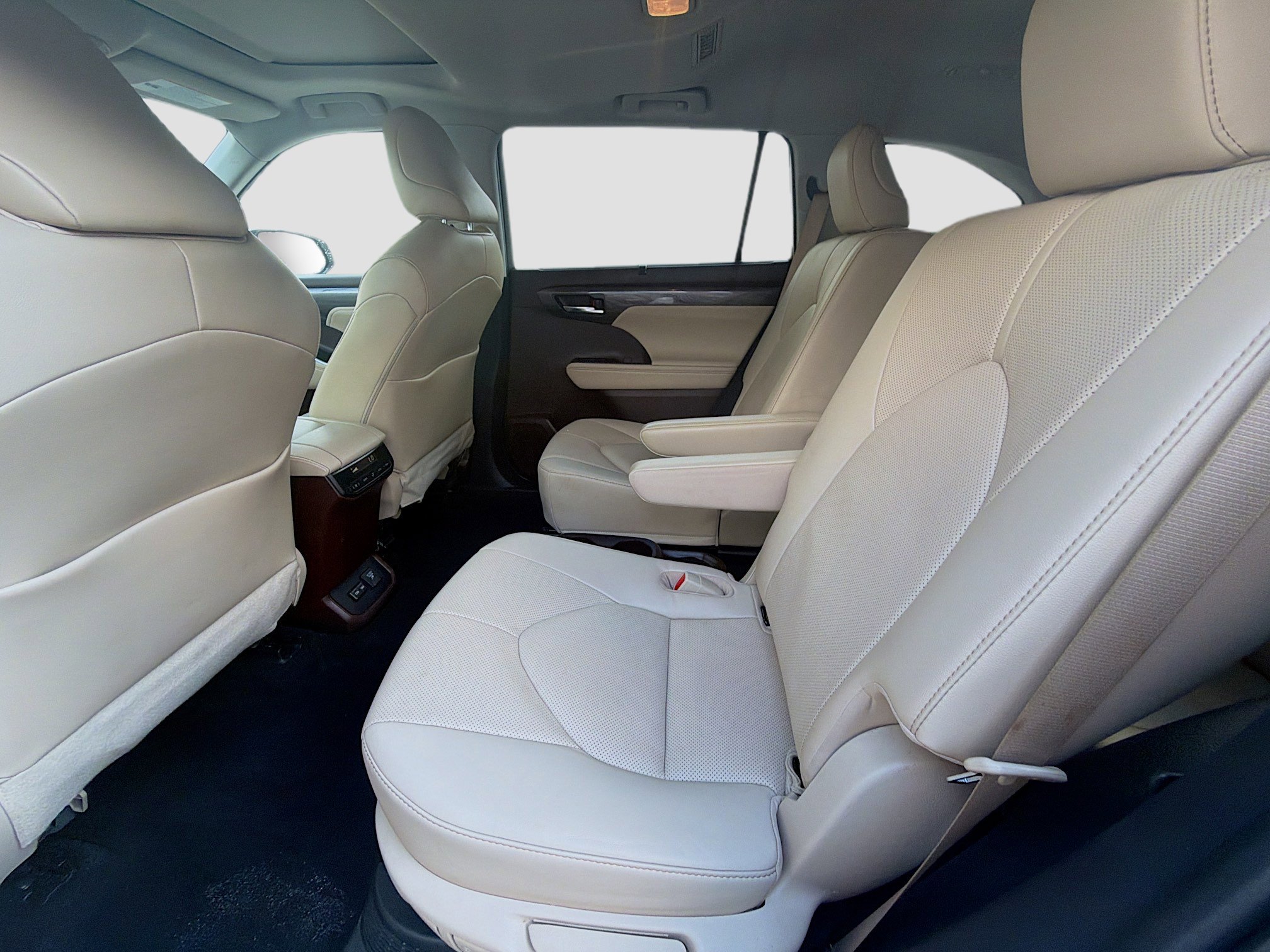 Used 2022 Toyota Highlander Limited AWD/4WD image 24