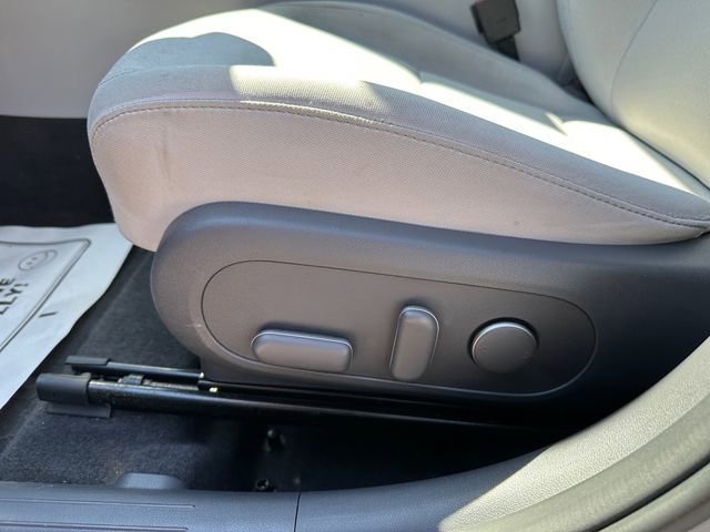 Used 2024 Hyundai Kona SEL FWD image 20
