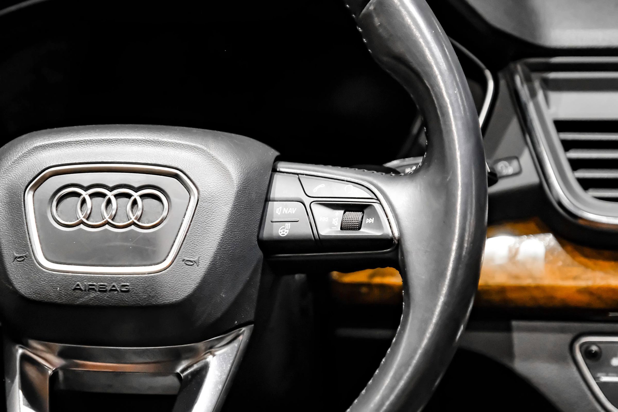 Used 2018 Audi Q5 2.0T Premium Plus w/ Premium Plus Package image 19