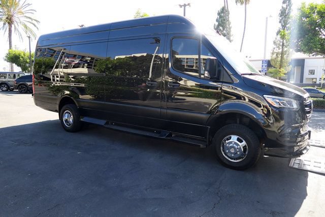 Used 2020 Mercedes-Benz Sprinter 3500 image 4