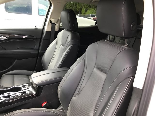 Used 2023 Buick Envision Essence AWD/4WD image 5
