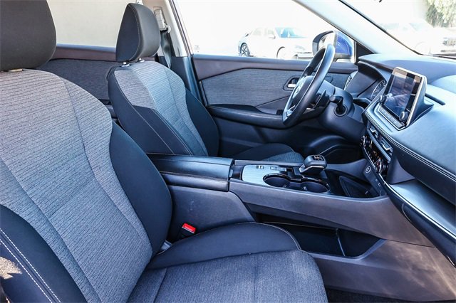 Used 2023 Nissan Rogue SV image 18