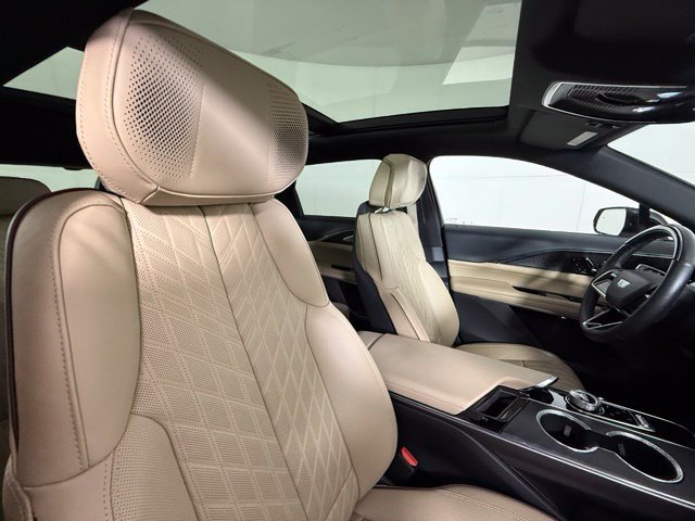 Used 2024 Cadillac Lyriq Luxury w/ Nappa Leather Package AWD/4WD image 31