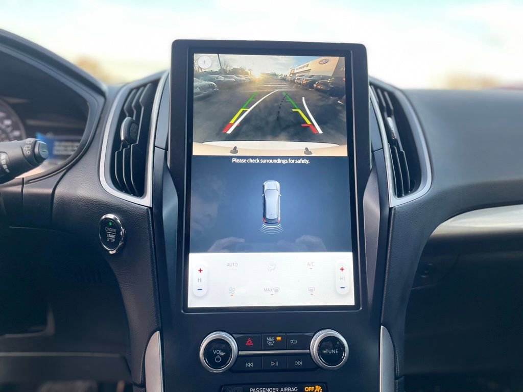 Used 2022 Ford Edge SE w/ Black Appearance Package image 17