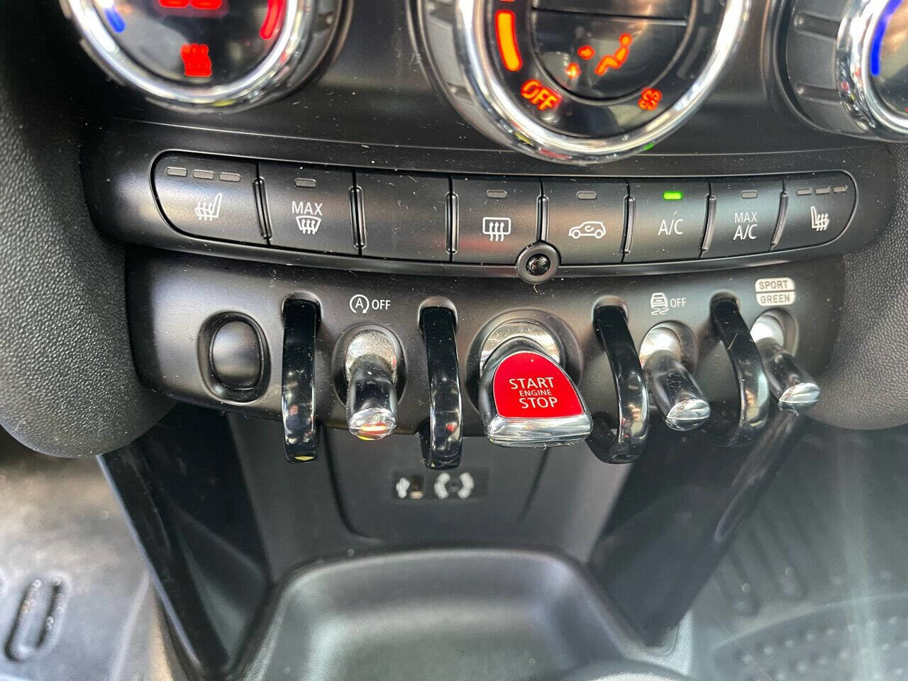 Used 2018 MINI Cooper S image 17