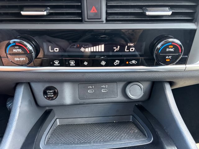Used 2025 Nissan Rogue SV AWD/4WD image 29