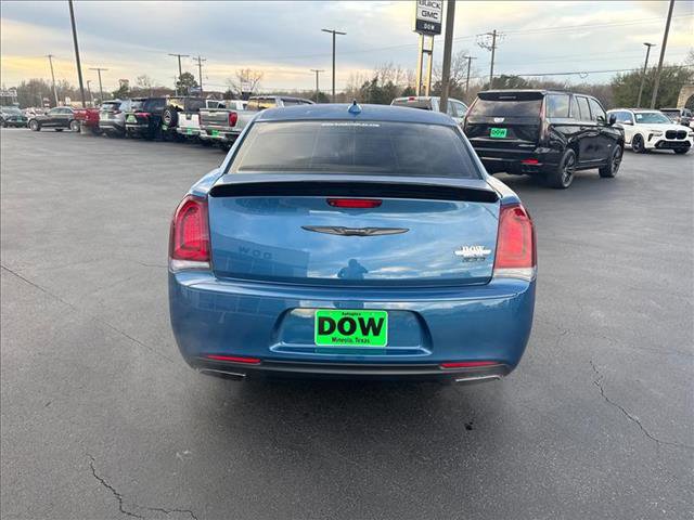 Used 2023 Chrysler 300 Touring w/ Sport Appearance Package image 9