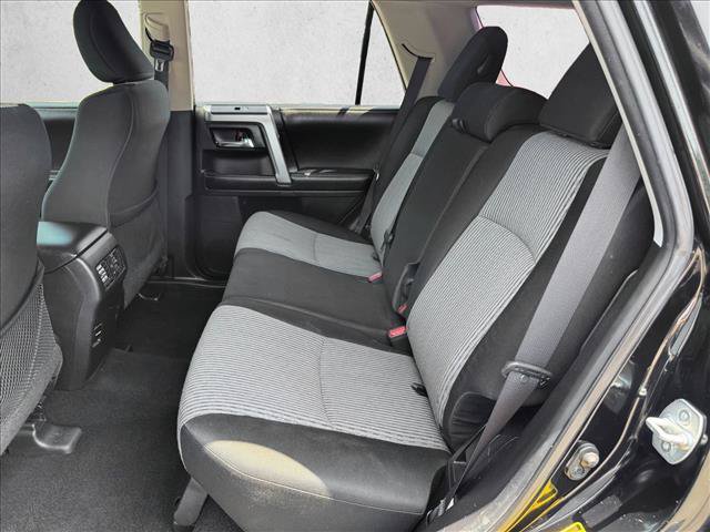 Used 2016 Toyota 4Runner SR5 AWD/4WD image 17