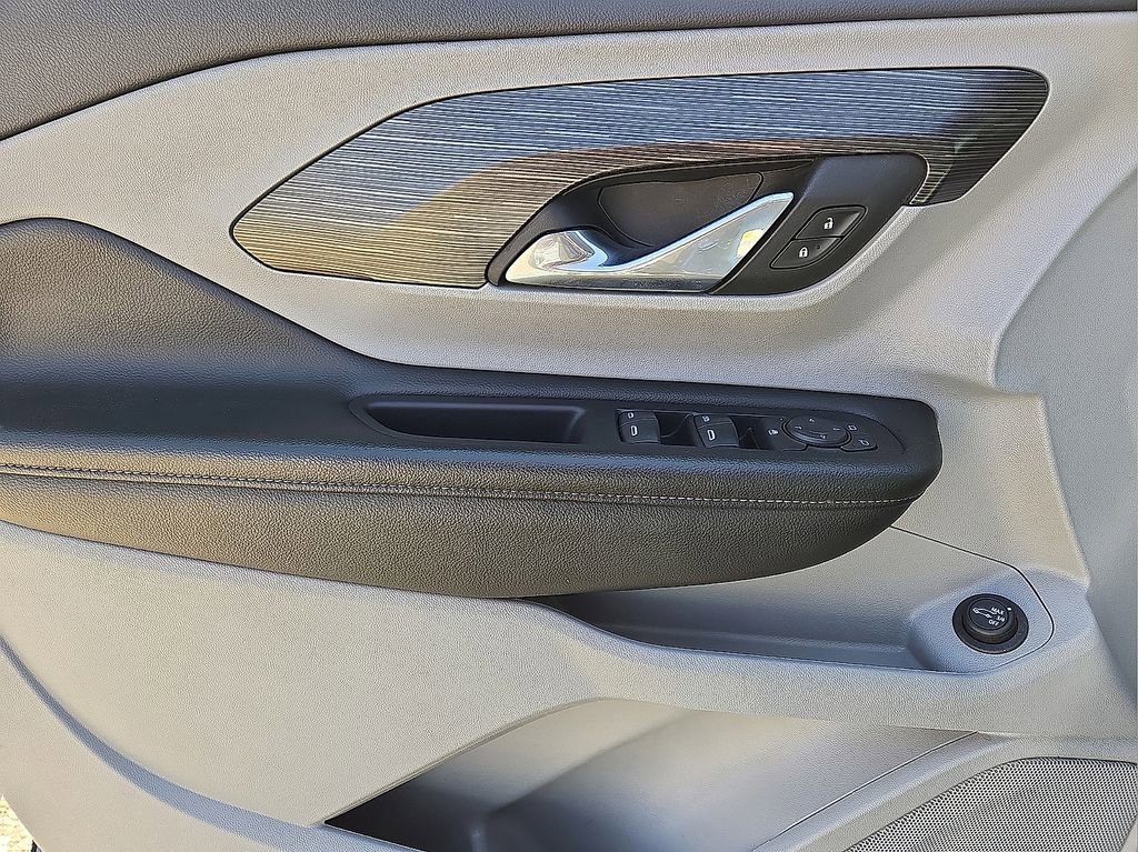 Used 2024 GMC Terrain SLE w/ Driver Convenience Package image 21