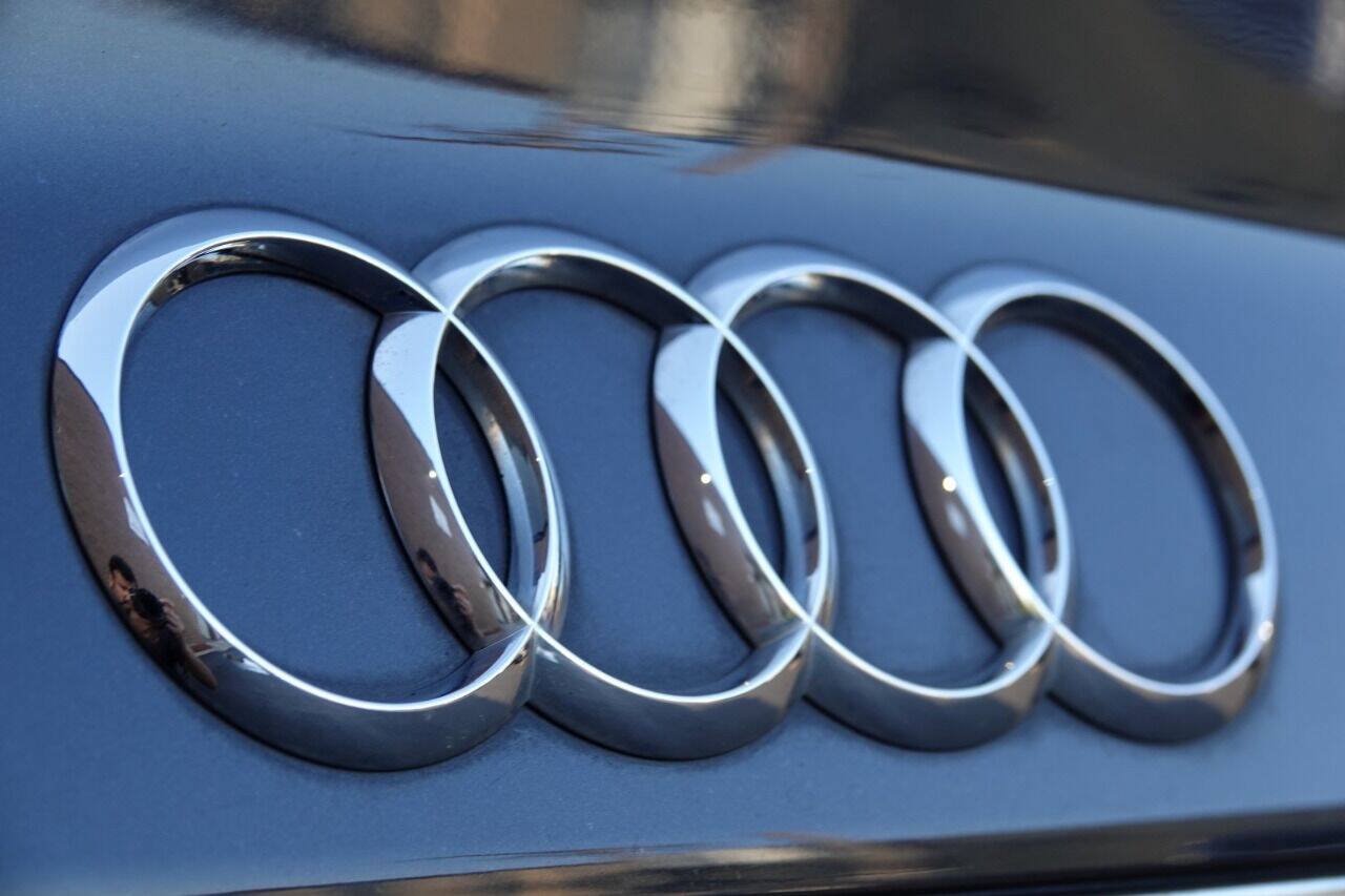 Used 2015 Audi A8 3.0T w/ Premium Package AWD/4WD image 39