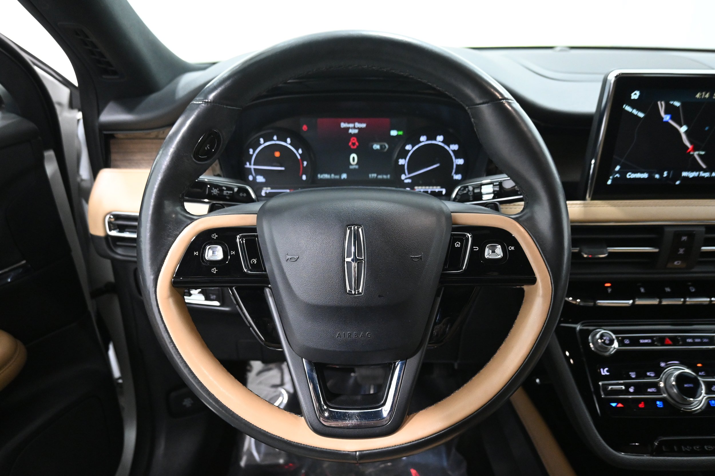 Used 2020 Lincoln Corsair Reserve w/ Elements Package AWD/4WD image 9
