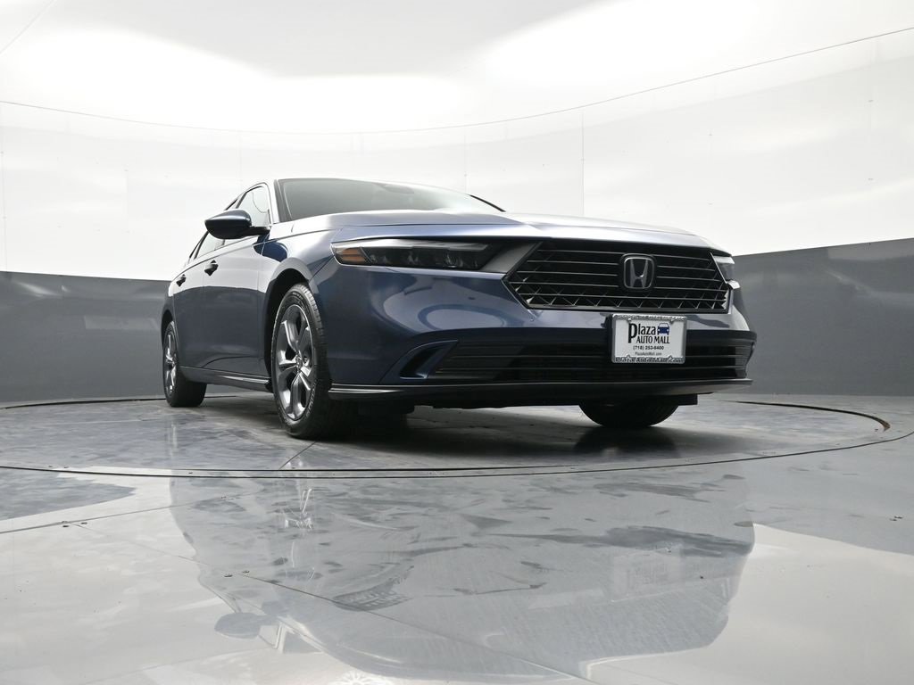 Certified 2023 Honda Accord EX image 28