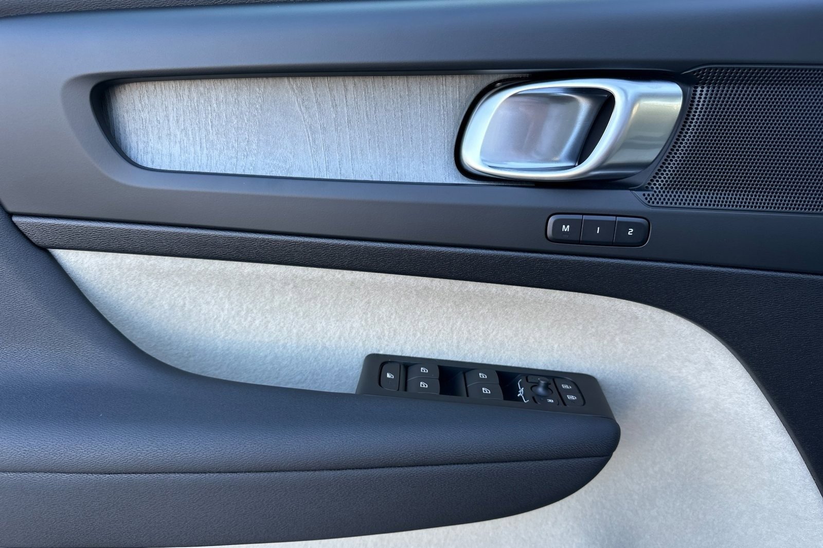 New 2026 Volvo XC40 B5 Plus w/ Protection Package Premier image 14