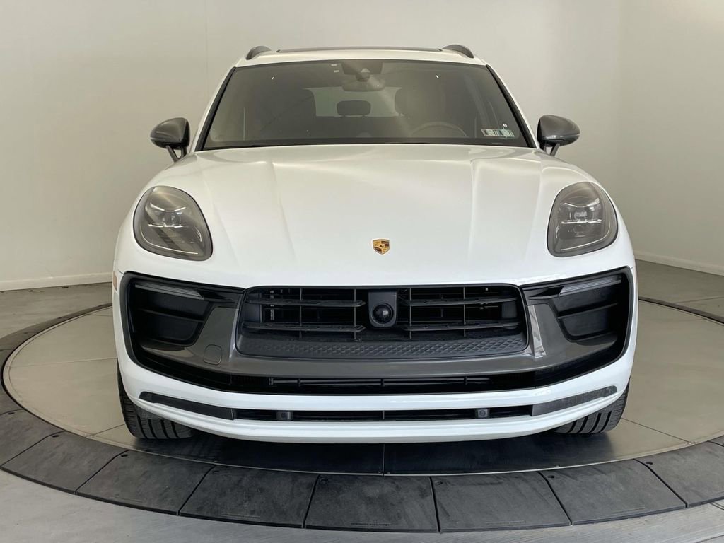 Certified 2025 Porsche Macan Turbo AWD/4WD image 10