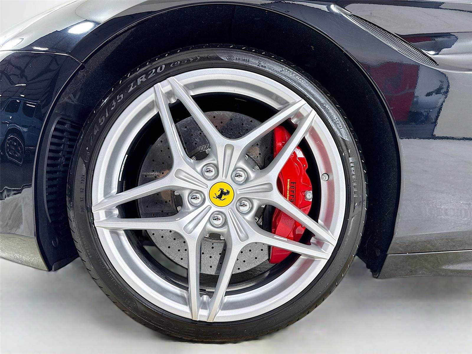 Used 2018 Ferrari California T image 39