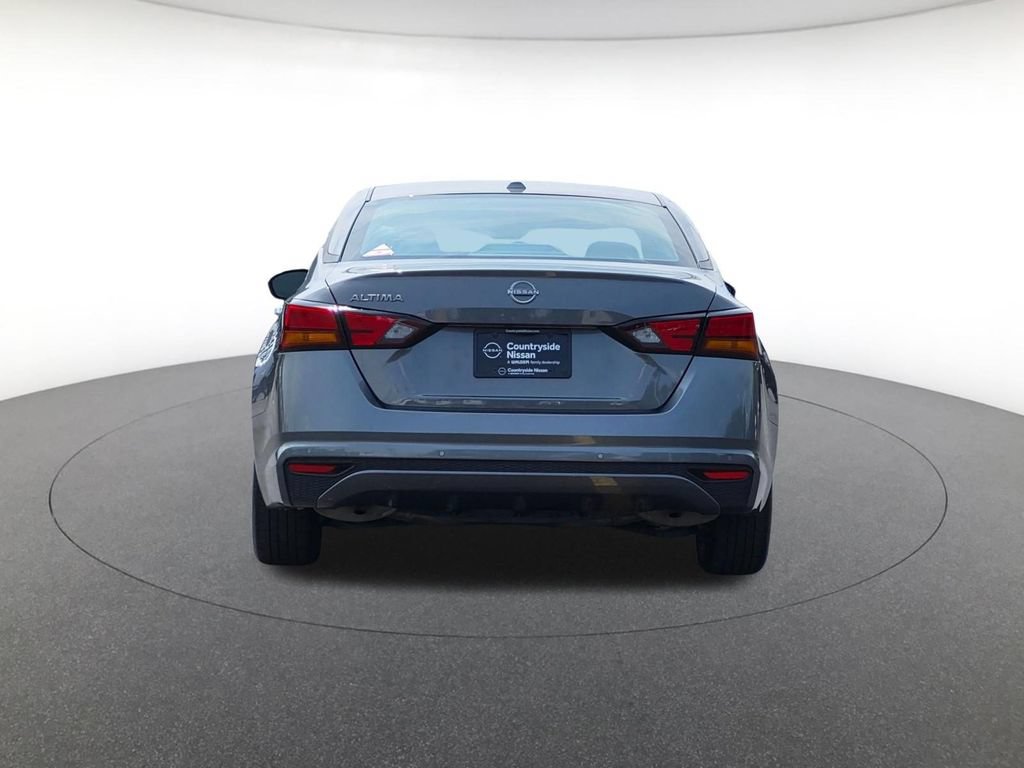 Used 2025 Nissan Altima 2.5 SV FWD image 6