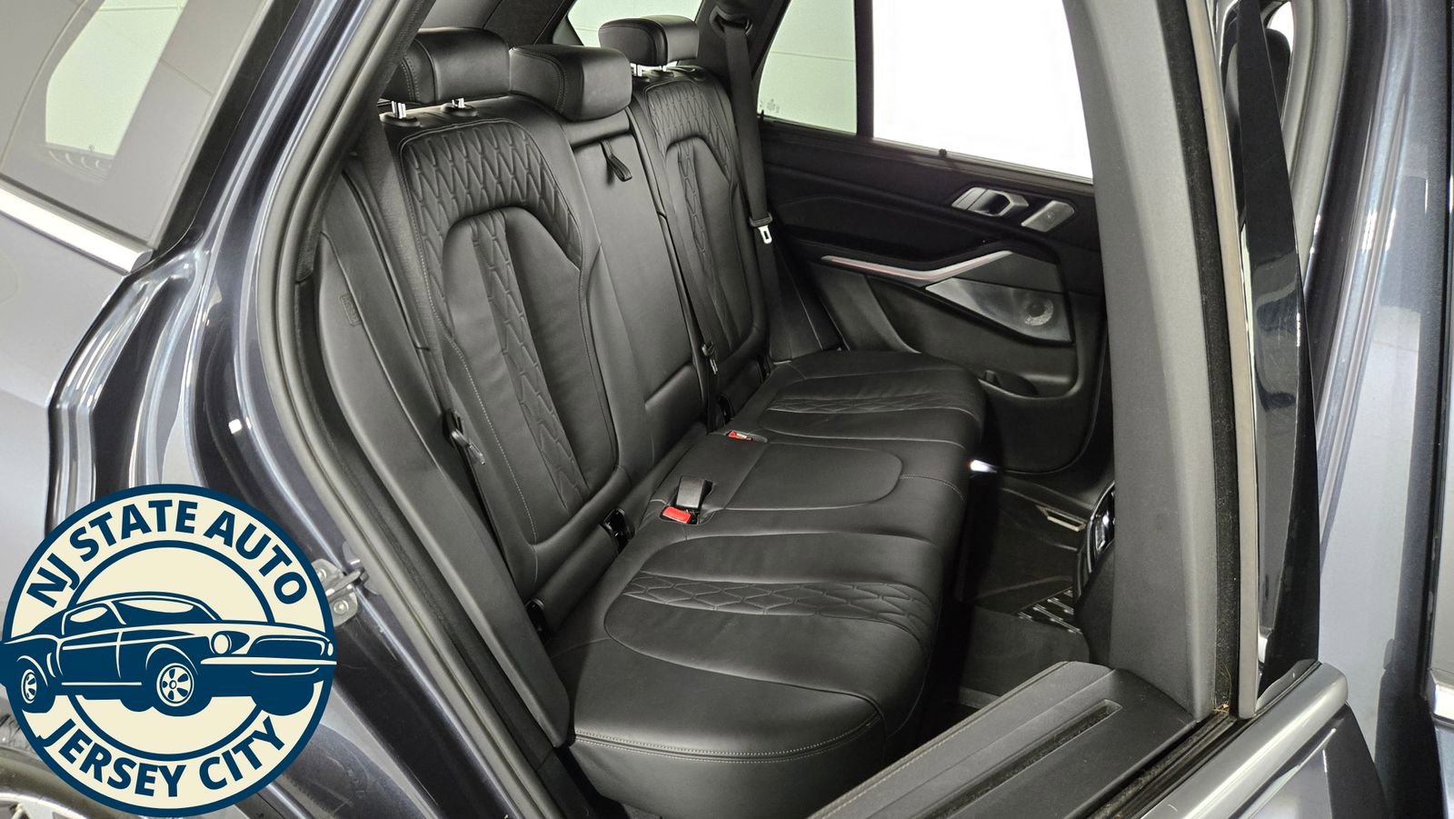 Used 2019 BMW X5 xDrive50i w/ Off-Road Package image 40