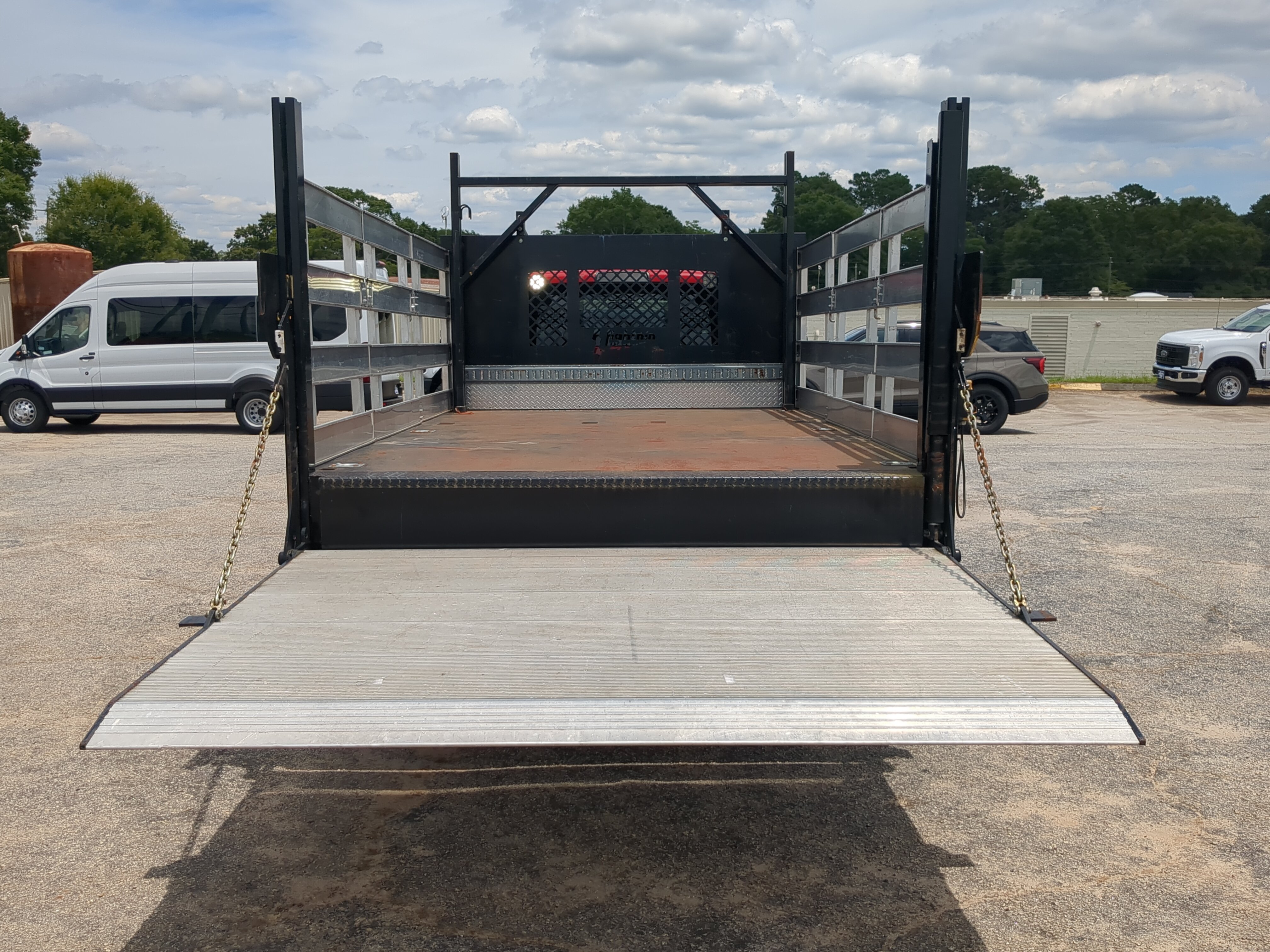 Used 2022 RAM 5500 Tradesman w/ Chrome Appearance Group RWD image 11