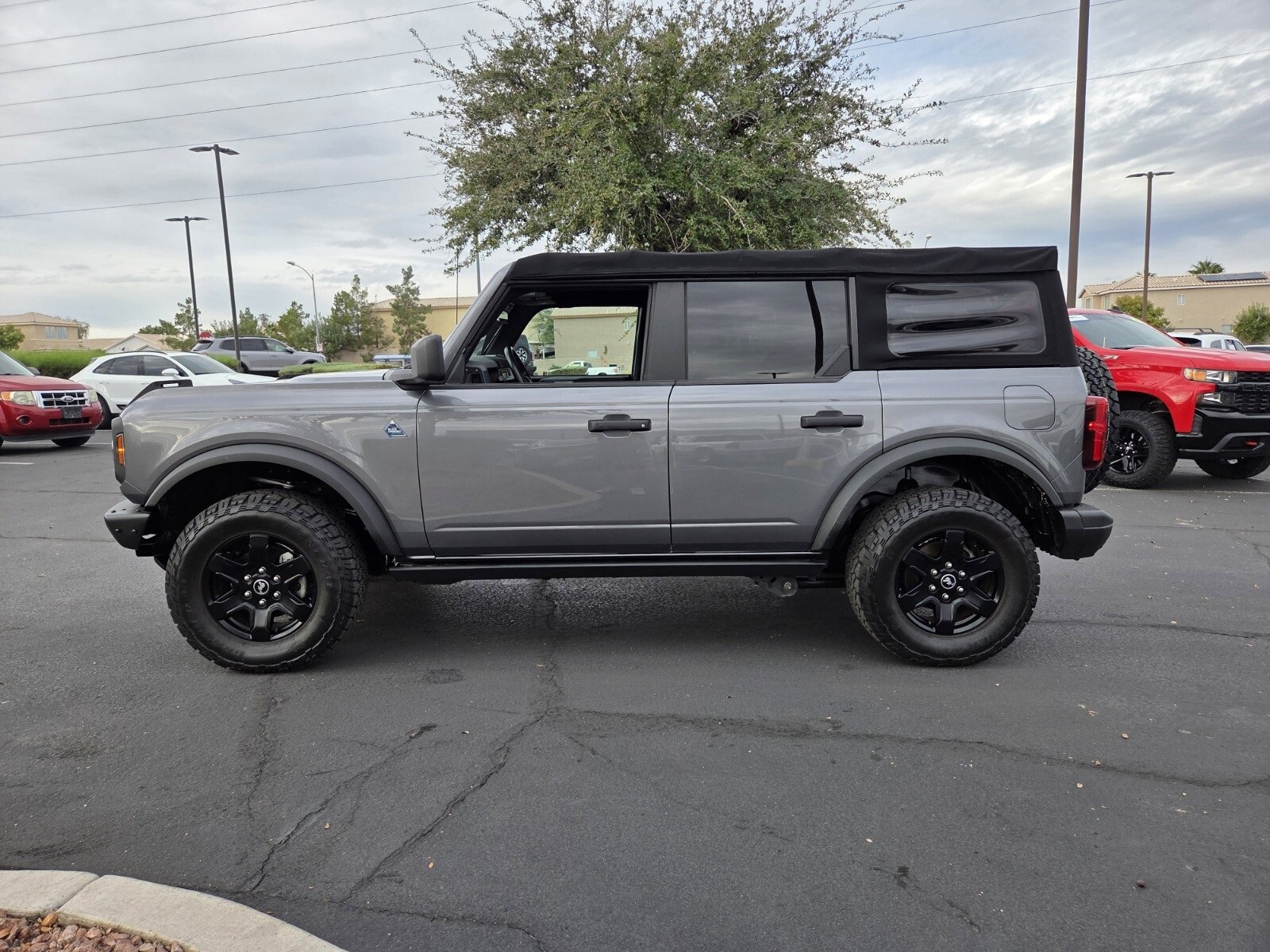 Certified 2021 Ford Bronco Black Diamond image 3