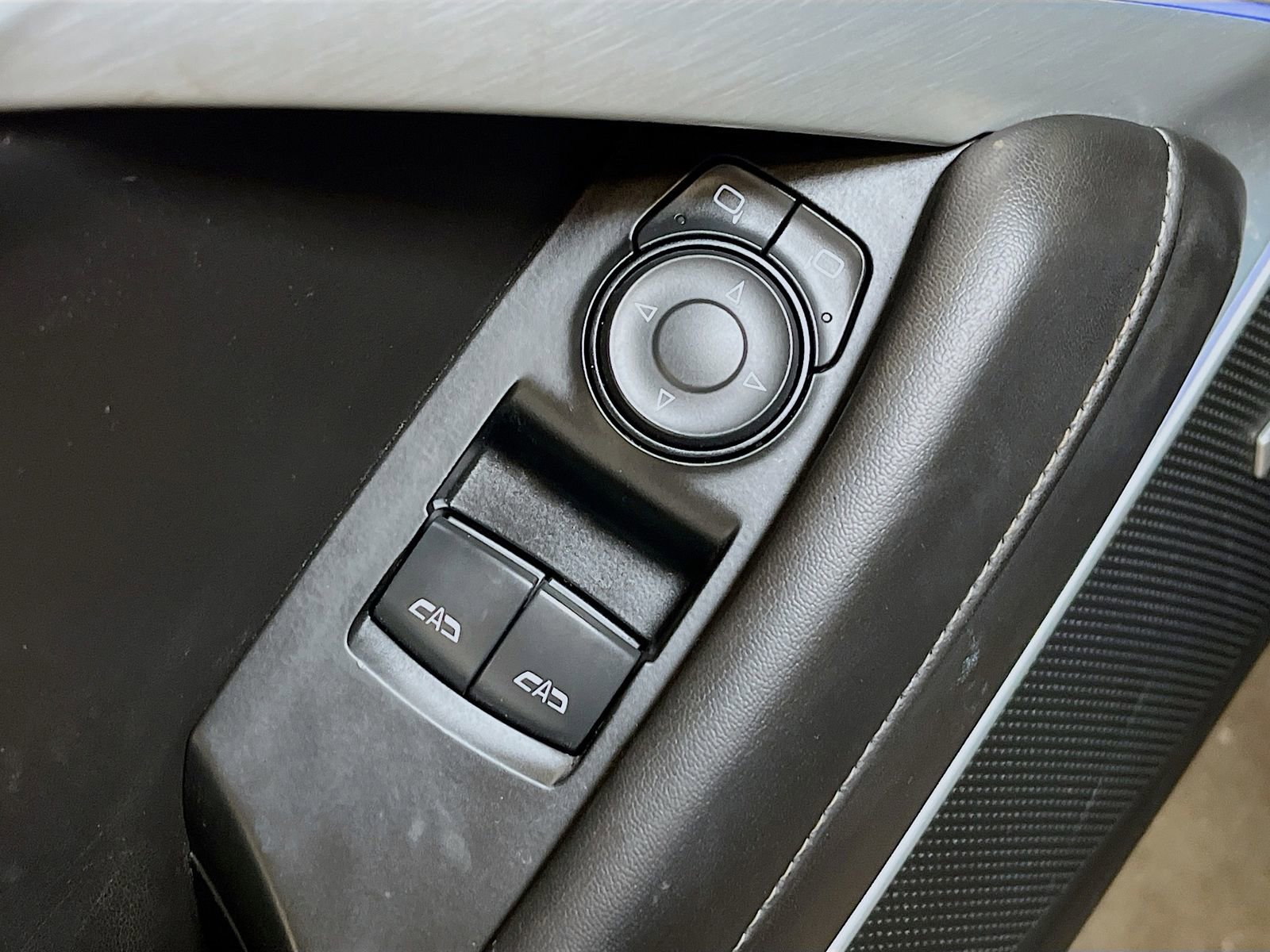 Used 2019 Chevrolet Camaro SS RWD image 17