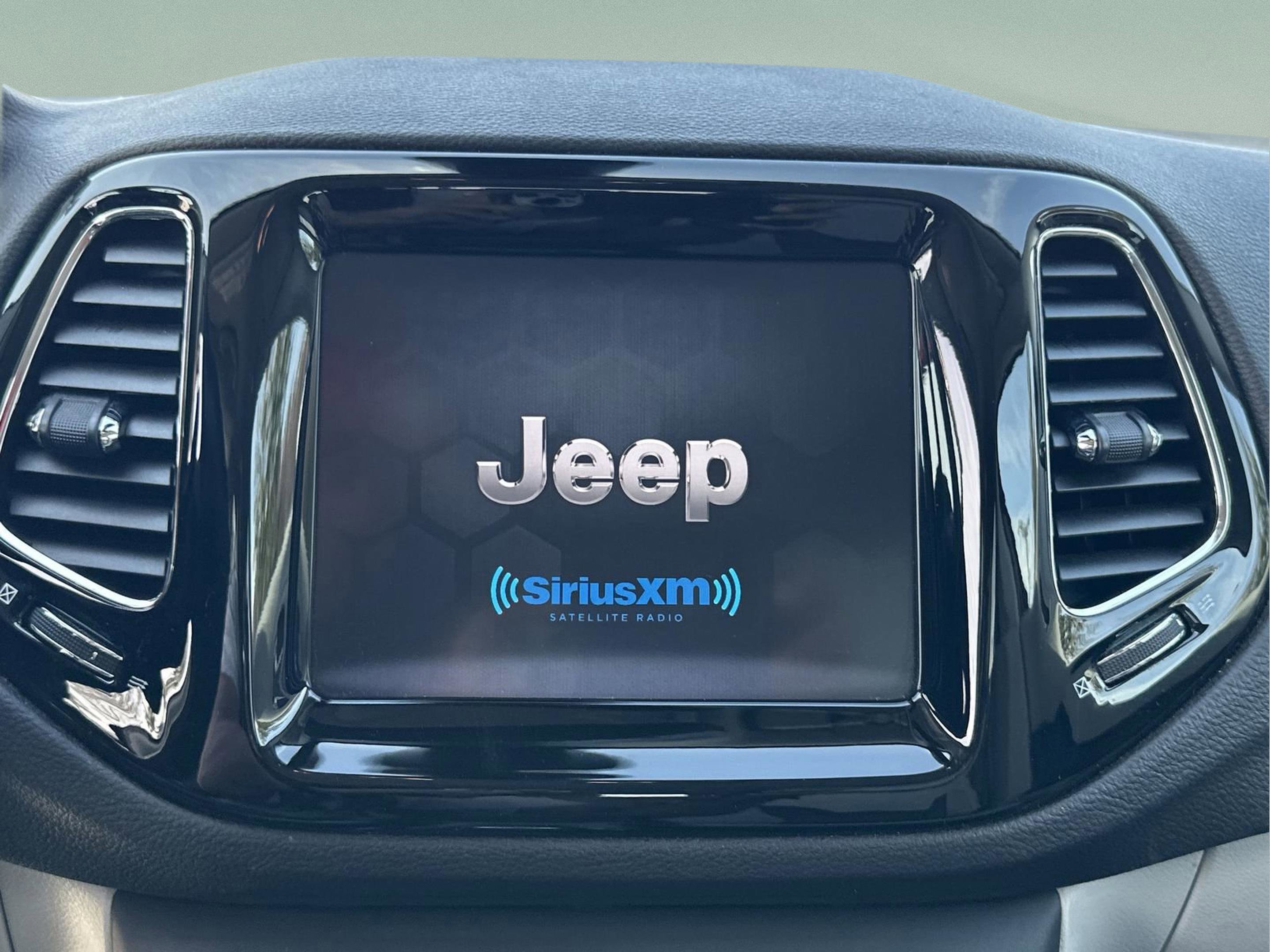 Used 2020 Jeep Compass Limited w/ Safety & Security Group image 25