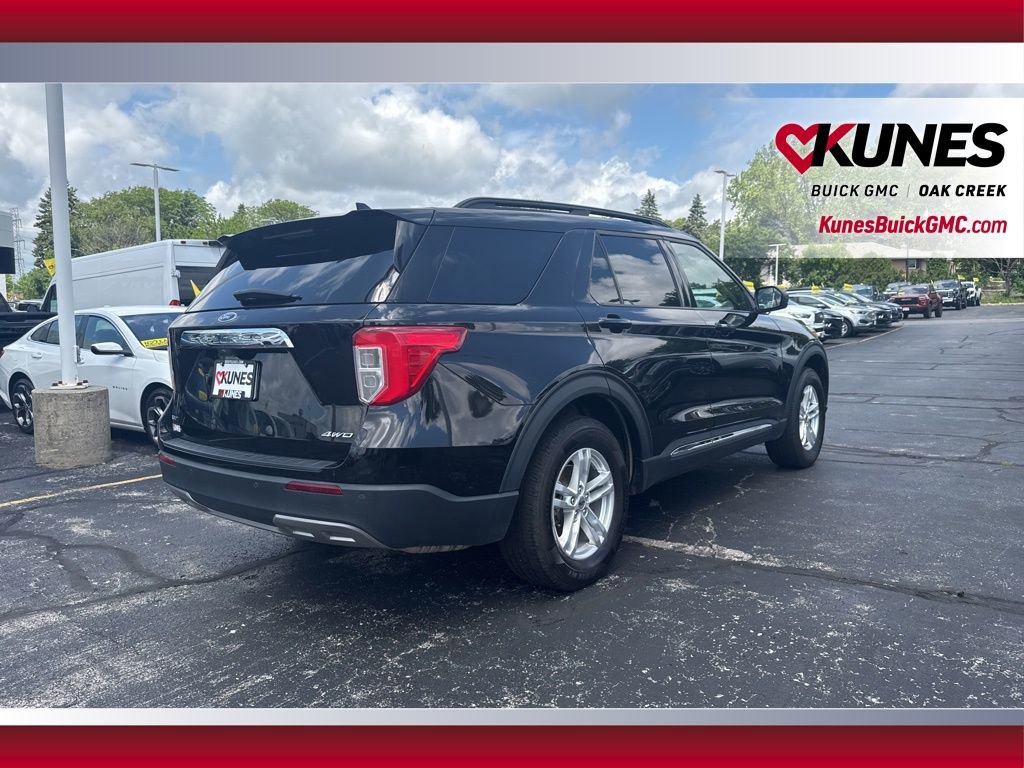 Used 2023 Ford Explorer XLT w/ Equipment Group 202A image 4