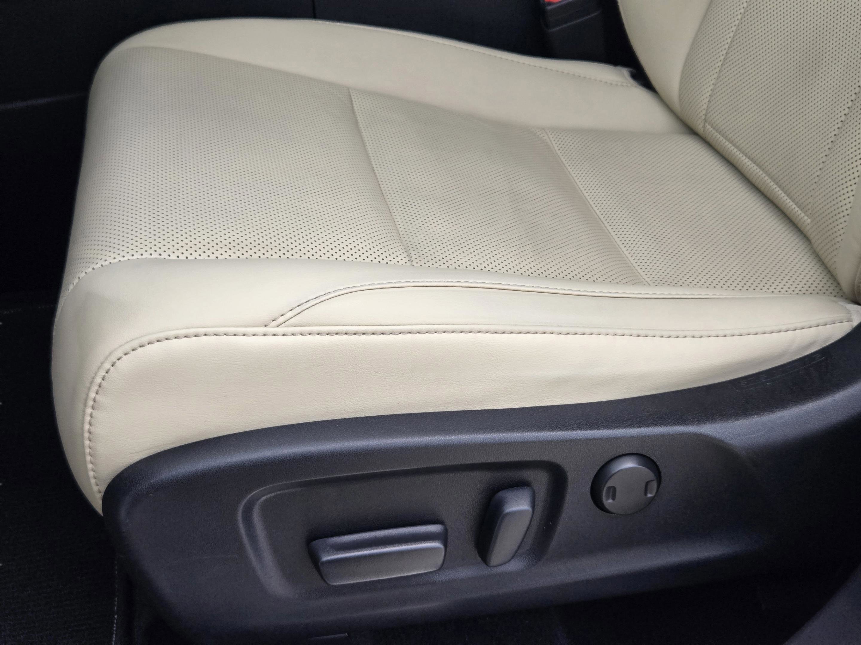 Used 2021 Lexus RX 350L FWD w/ Premium Package image 24