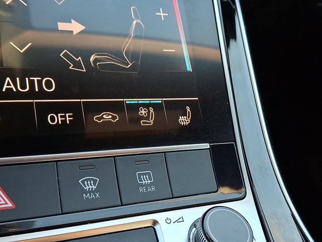 Used 2019 Audi Q8 Premium Plus w/ Premium Plus AWD/4WD image 30
