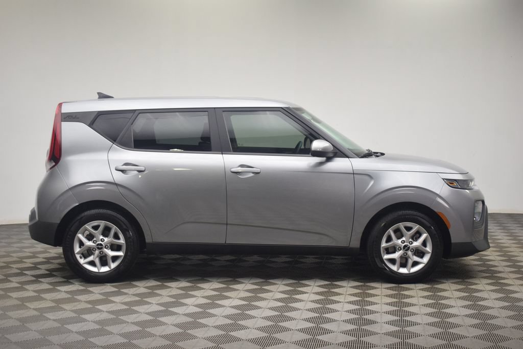 Used 2022 Kia Soul LX w/ Technology Package FWD image 13